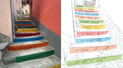 Una scala colorata anima il cuore di Pizzoni, la Pro loco: «Omaggiamo il paese e le nostre radici»
