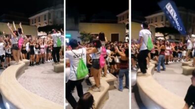 Tropea, il “silent party” degli studenti di ScuolaZoo in piazza per ballare con le cuffie: l’anno scorso furono cacciati – VIDEO