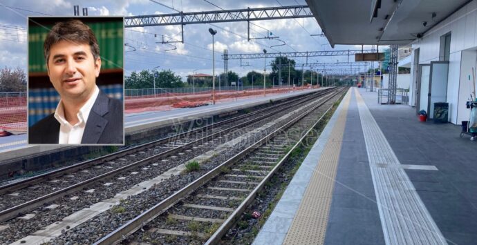 Treni, Calabria isolata per 5 giorni. Antonio Lo Schiavo (Gruppo misto): «Troppo silenzio dalla giunta Occhiuto che parla solo di Ryanair»