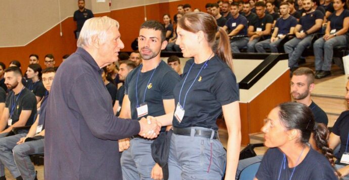 Vibo, don Luigi Ciotti alla scuola di Polizia: «La legalità è un impegno quotidiano»