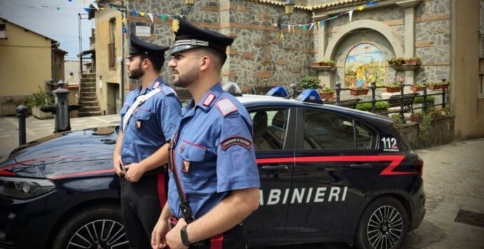 Arena, non paga la parcella all’avvocato e reagisce con le minacce al decreto ingiuntivo: divieto di avvicinamento