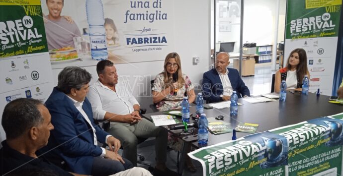 Serreinfestival accende i riflettori sullo stabilimento della Fabriella Group: «Fare impresa a queste latitudini è eroico» – VIDEO