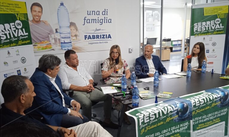 Serreinfestival accende i riflettori sullo stabilimento della Fabriella Group: «Fare impresa a queste latitudini è eroico» – VIDEO