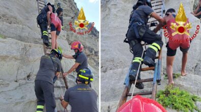 Tropea, ragazzo si arrampica sullo scoglio di Santa Maria dell’Isola e non riesce a scendere: salvato dai vigili del fuoco