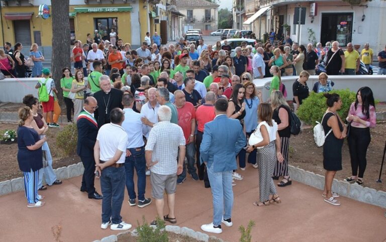 Mileto, dopo i lavori di ristrutturazione riapre al pubblico la Villa comunale -Foto