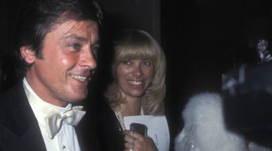 È morto Alain Delon, il mondo perde la sua leggendaria icona di bellezza maschile