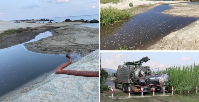 Il torrente Sant’Anna ora sfocia… nell’autospurgo: il mezzo ogni mattina aspira i liquami che si accumulano a pochi metri dal mare