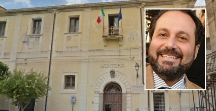 Tropea, l’ex consigliere Piserà scrive a prefetto e commissari: «Revocare il Psc, è stato approvato poco prima dello scioglimento»