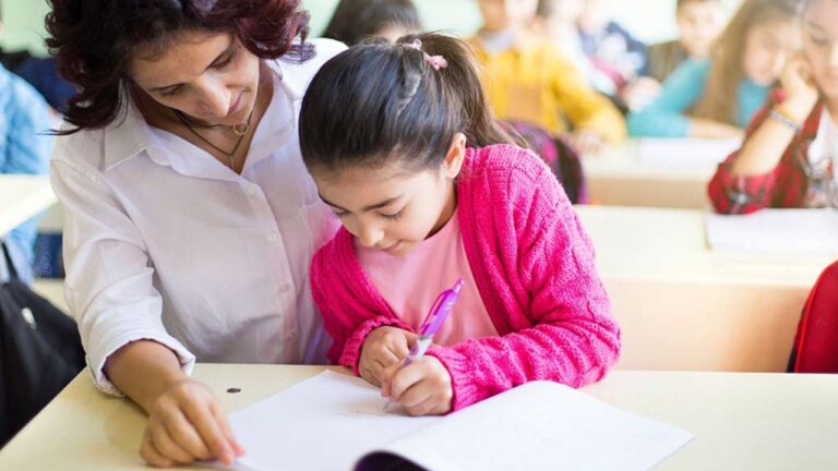 Tropea, il Comune approva il servizio di assistenza scolastica per i bambini con disabilità. Ecco tutte le novità