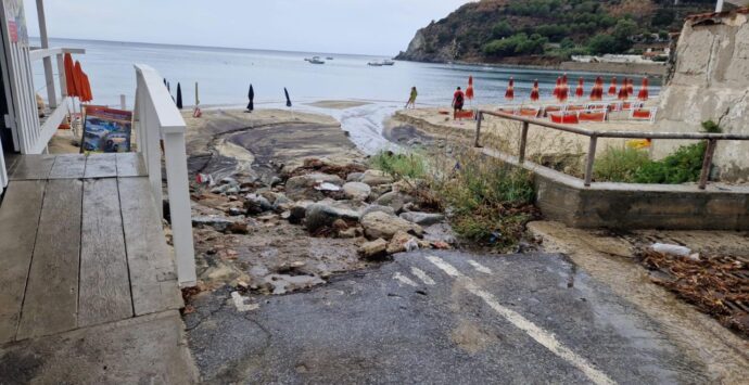 Erosione costiera a Ricadi: il Comune affida la progettazione per la difesa della baia