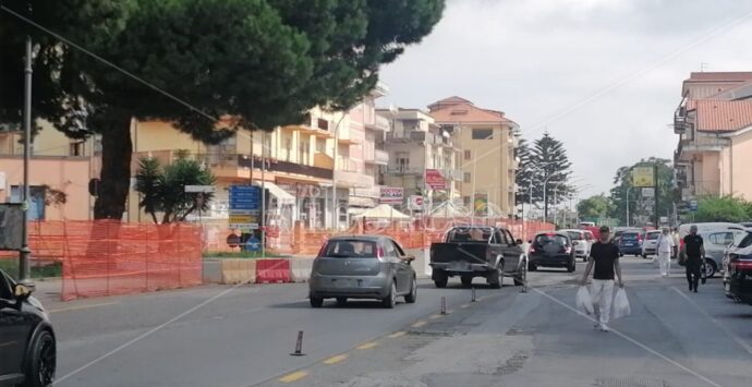 Vibo, iniziati i lavori per la nuova rotatoria su viale Affaccio: rischi di ingorghi e rallentamenti alla ripresa di settembre