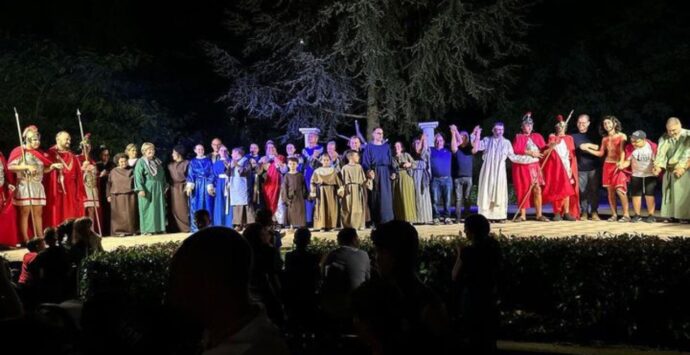 La vita di San Sebastiano messa in scena a Pernocari dall’associazione Don Mazza: «Esperienza straordinaria»