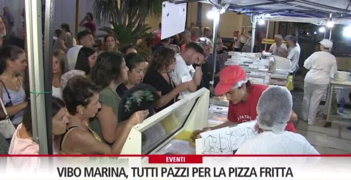 Vibo Marina, tutti pazzi per la pizza fritta: boom di presenze all’undicesima edizione della Sagra – Video