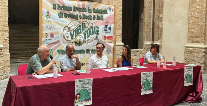 Al via la nuova edizione di Vibo vintage, la Pro loco cittadina: «Primo evento di swing e rock and roll in Calabria» -Video