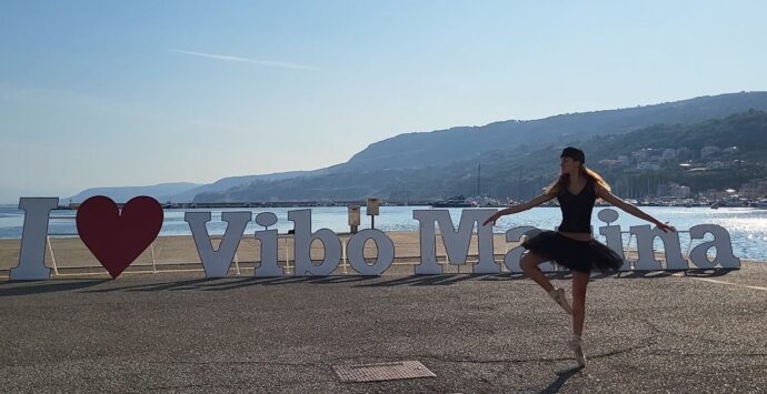 La 19enne Matilde Lo Giacco vince il contest Balla Calabria nella sua Vibo Marina: «Felice e sorpresa, la danza è la mia passione» -Video