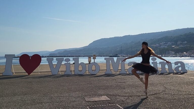 La 19enne Matilde Lo Giacco vince il contest Balla Calabria nella sua Vibo Marina: «Felice e sorpresa, la danza è la mia passione» -Video