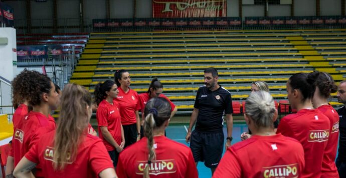 Volley, la Tonno Callipo femminile scalda i motori. Coach Boschini: «Squadra forte per una stagione impegnativa»