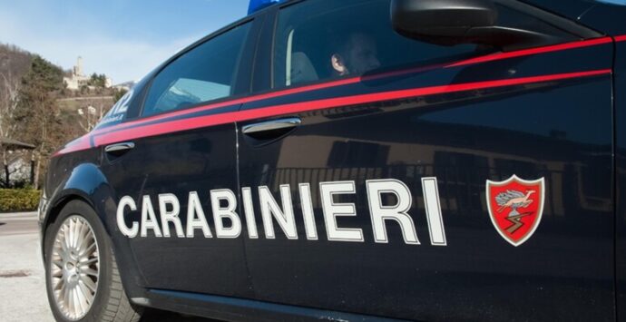 Diciassette colpi di pistola contro l’auto del sindaco di San Gregorio d’Ippona: indagini in corso