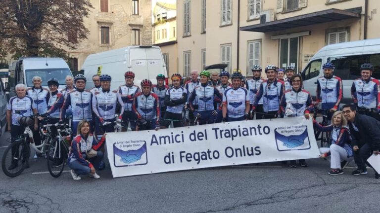 Pedalando per la vita: la 18esima edizione della granfondo ciclistica dei trapianti arriva in Calabria e fa tappa a Tropea