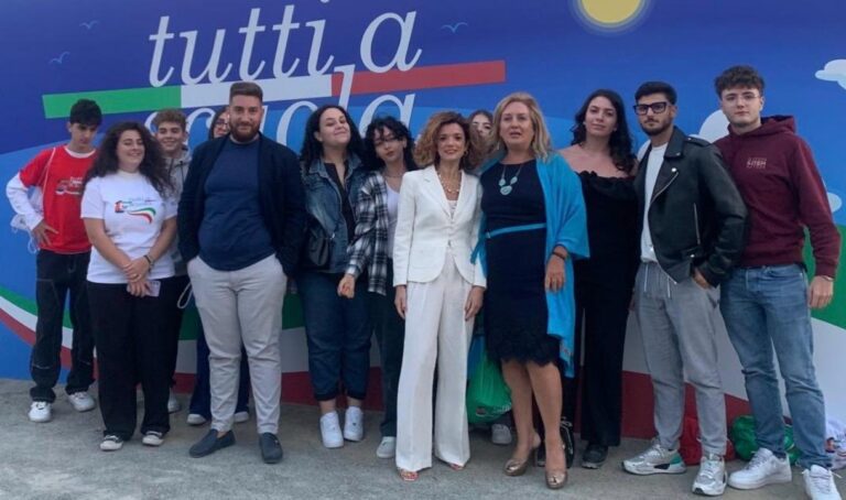 La delegazione calabrese all’inaugurazione dell’anno scolastico con Mattarella. La vibonese Falduto (Consulte studentesche): «Esperienza bellissima»