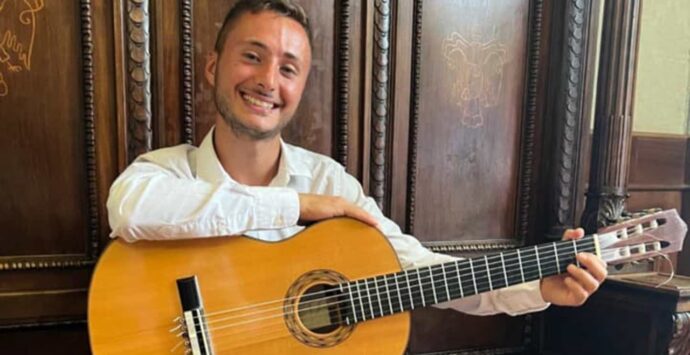 Torna Guitaromanie a Nicotera: protagonista lo studente del conservatorio di Vibo Francesco Varrese