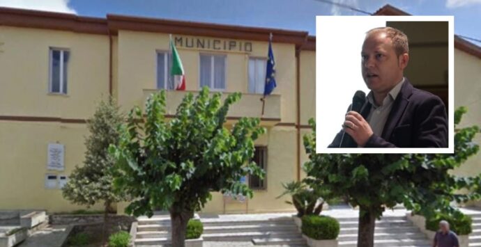 Zungri, niente quote rosa nella giunta e l’opposizione attacca: «La pezza giustificativa del sindaco al prefetto è peggio del buco creato»