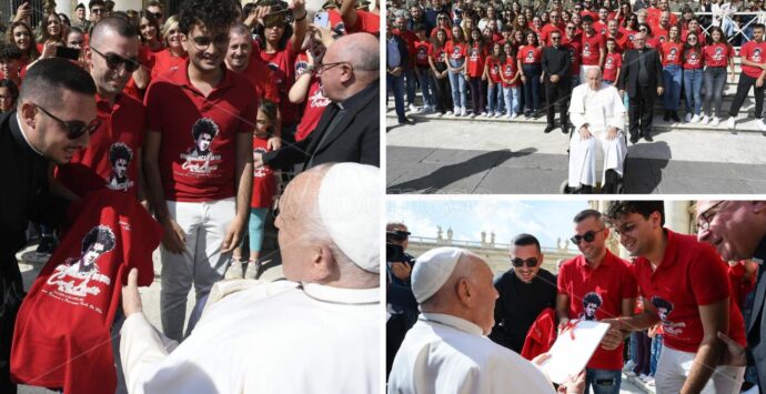 Il Papa riceve in Vaticano i ragazzi di San Calogero che hanno realizzato il musical “L’influencer di Dio” sul beato Carlo Acutis – Video