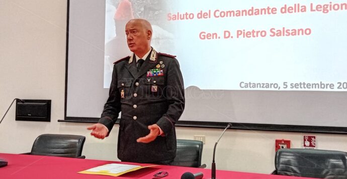 Il generale dei carabinieri Salsano saluta la Calabria: «In 3 anni le cose sono cambiate, ho imparato ad amare questa terra»