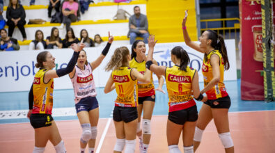 Volley femminile, Tonno Callipo vince 3-0 all’esordio in B2 contro l’Orlandina. Coach Boschini: «Approccio eccezionale delle ragazze»