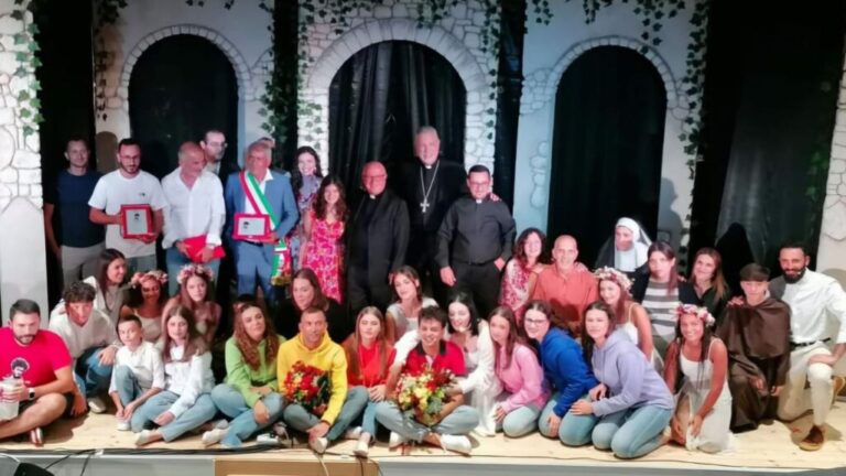 “L’influencer di Dio”, il musical sul beato Carlo Actuis in scena a San Calogero in occasione dei tre giorni di preghiera a lui dedicati