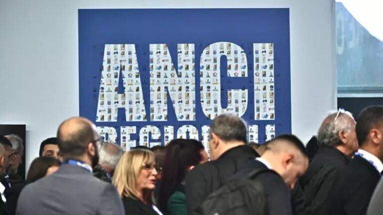 Ecco chi sono i 6 sindaci vibonesi che parteciperanno all’assemblea di Torino per eleggere il nuovo presidente dell’Anci