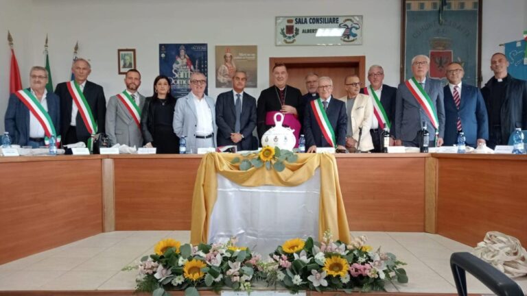 Rete delle città di Santa Domenica: il Comune capofila Ricadi presente a Caraffa per la IX tappa della peregrinazione della lampada votiva