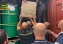 Maxi sequestro di cocaina al porto di Gioia Tauro: 800 chili (valore 120 milioni di euro) tra succo d’ananas e sesamo – VIDEO