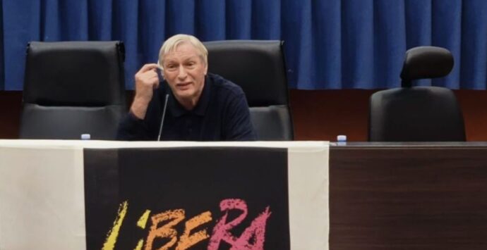 Parte da Vibo l’appello di Libera alle istituzioni e alla politica italiana: «Rimettere al centro del dibattito la lotta a mafia e corruzione»