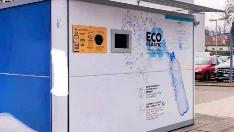 Anche a Gerocarne arriva l’eco-compattatore,  il sindaco Vivona: «Così riduciamo l’impatto della plastica sul nostro territorio»