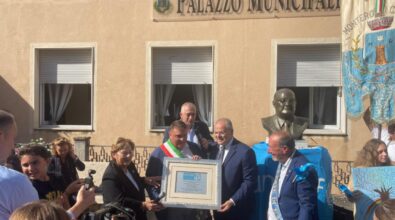 Monterosso omaggia lo storico presidente Unicef Arnoldo Farina: «Grazie ai volontari possiamo fare la differenza per milioni di bambini» – Video