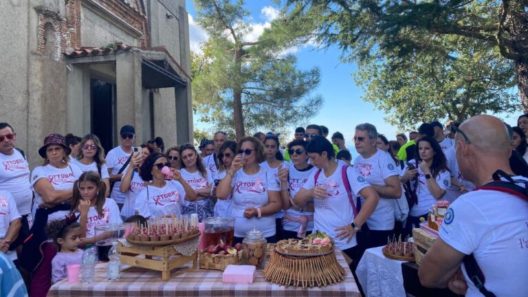 Ottobre in rosa a Motta Filocastro: successo per la giornata dedicata alla prevenzione del tumore al seno con screening gratuiti