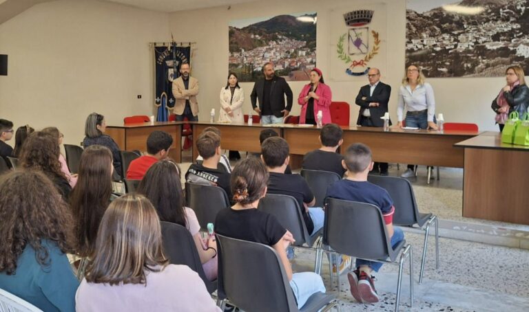 Come una polaroid, a Pizzoni studenti protagonisti della presentazione del libro di Domenico Massarini