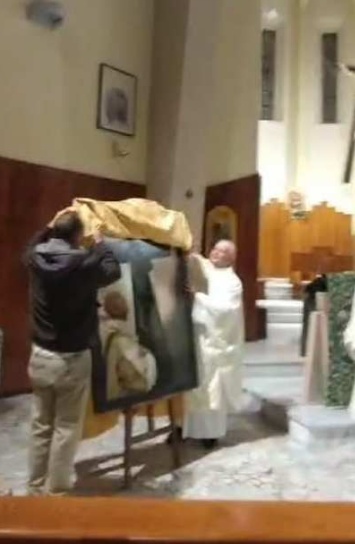 L’opera, accolta con grande commozione, è stata donata dalla Certosa di Serra San Bruno alla parrocchia San Pio X e verrà collocata in chiesa 