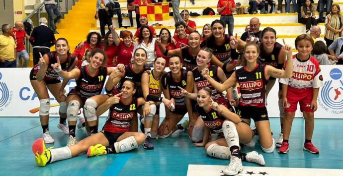 Pallavolo, la Tonno Callipo conquista la Supercoppa del Sud: le giallorosse battono Napoli in finale