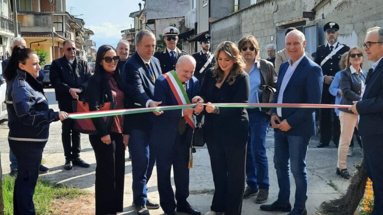 Inaugurato a Limbadi il cantiere del nuovo auditorium comunale da un milione di euro. L’ex deputata Nesci: «Ora anche gli altri comuni si diano da fare»