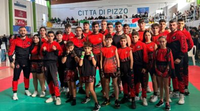 Kickboxing, ai campionati regionali brillano gli atleti della scuola vibonese Fenix: conquistate 25 medaglie