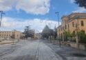 Piazza del Municipio parzialmente aperta al transito pedonale ma Scianò (Indipendenza) avanza dubbi sulla sicurezza: «E il collaudo?»