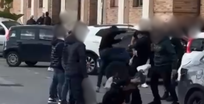 Botte da orbi sì ma non nella giornata contro la violenza sulle donne: gli studenti vibonesi confermano la rissa ma… precisano – VIDEO