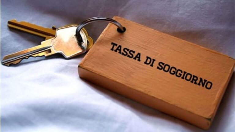 Tassa di soggiorno a Vibo, l’assessore Soriano invita (ancora) le strutture ricettive a registrarsi: «Altrimenti agiremo d’ufficio». Ecco come fare