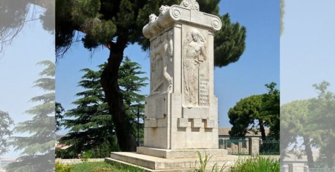 La storia del monumento ai caduti di Vibo Valentia: un omaggio eterno al sacrificio nei conflitti mondiali