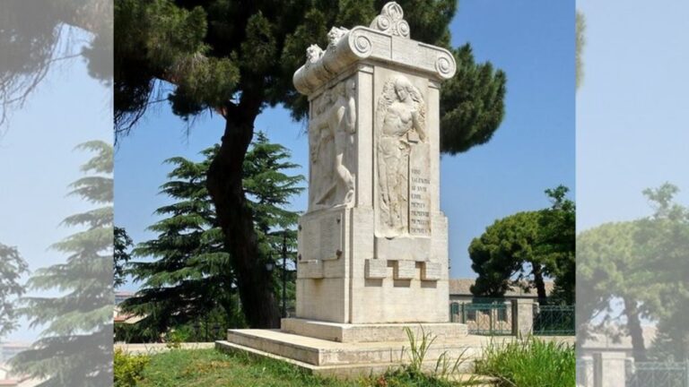 La storia del monumento ai caduti di Vibo Valentia: un omaggio eterno al sacrificio nei conflitti mondiali