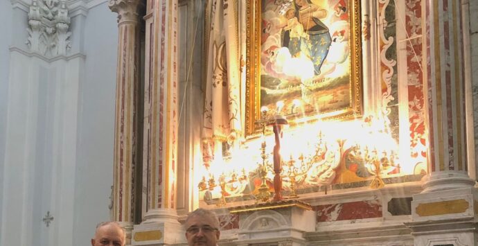 Parghelia in festa per rientro dopo il restauro delle corone d’argento della Madonna di Portosalvo e di Gesù bambino