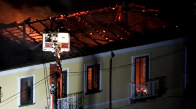 Si lancia tra le fiamme e salva un’anziana dall’incendio della sua casa, 38enne eroe a Nicotera Marina