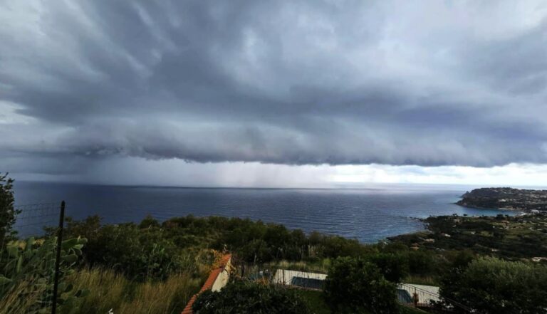 Domenica all’insegna dei temporali e della grandine nel Vibonese